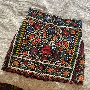 Embroidered Zara mini skirt